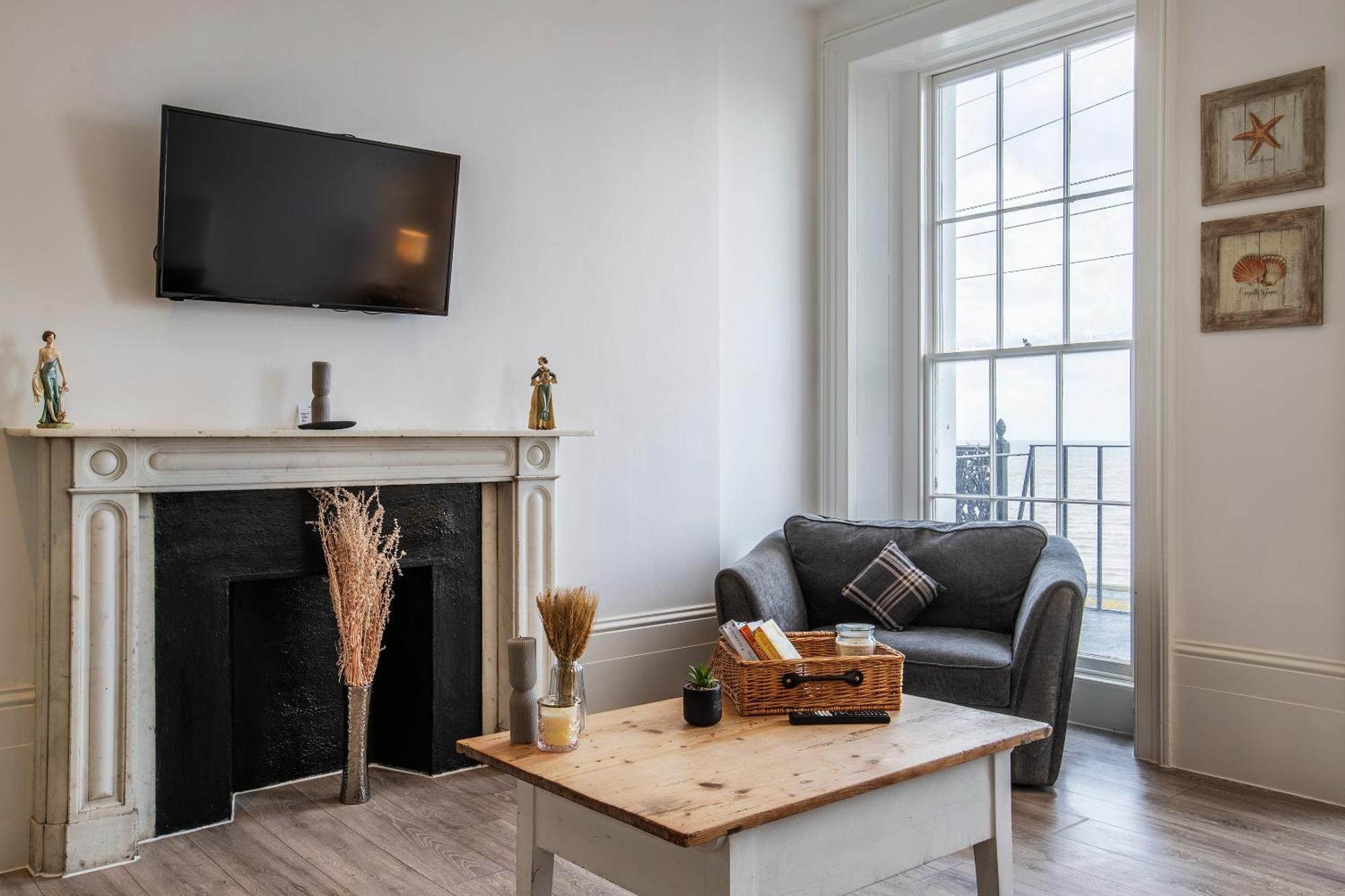 Seaside Serenity: Stylish Sea View Apartments In Herne Bay Exteriör bild