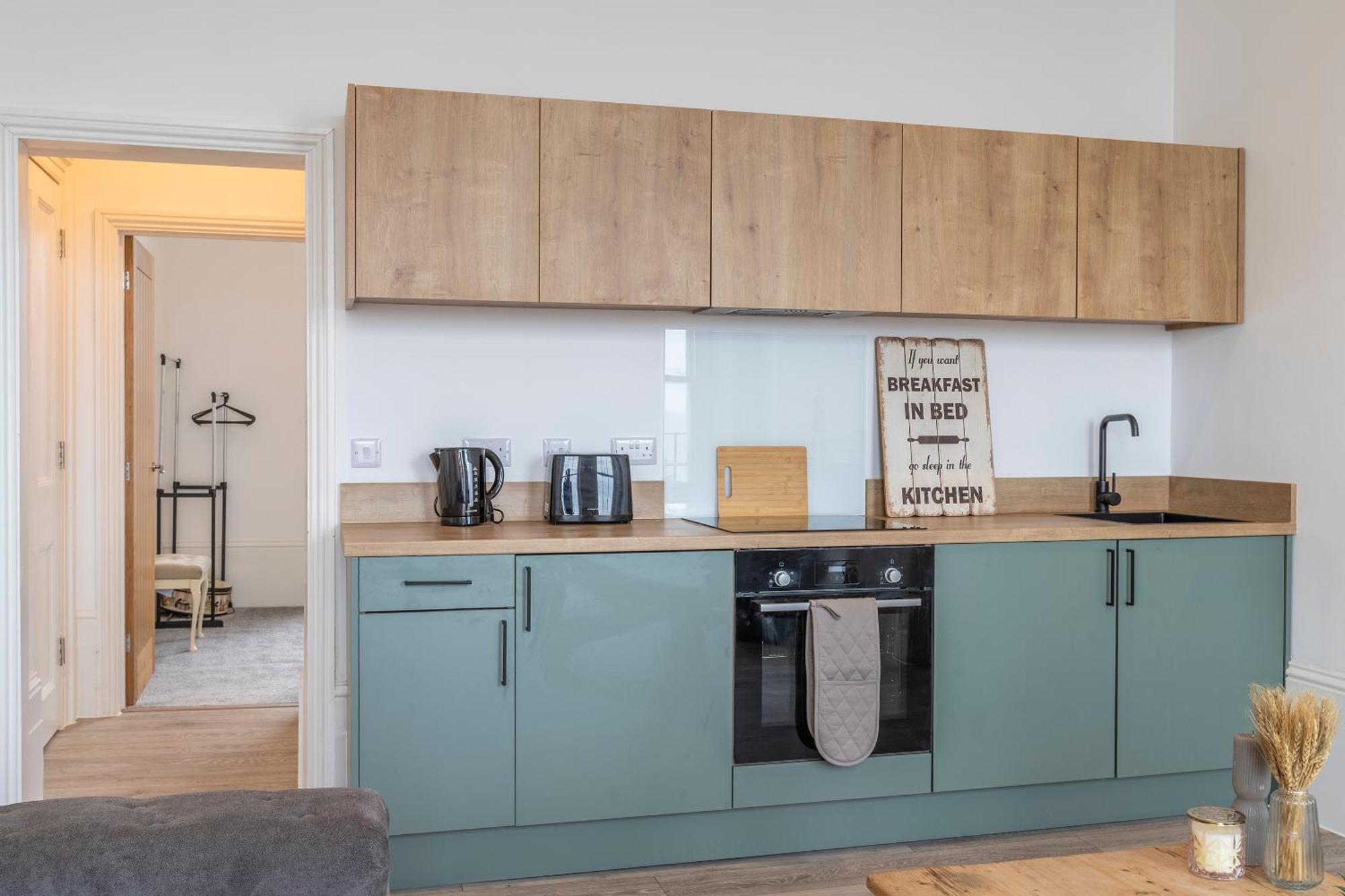 Seaside Serenity: Stylish Sea View Apartments In Herne Bay Exteriör bild