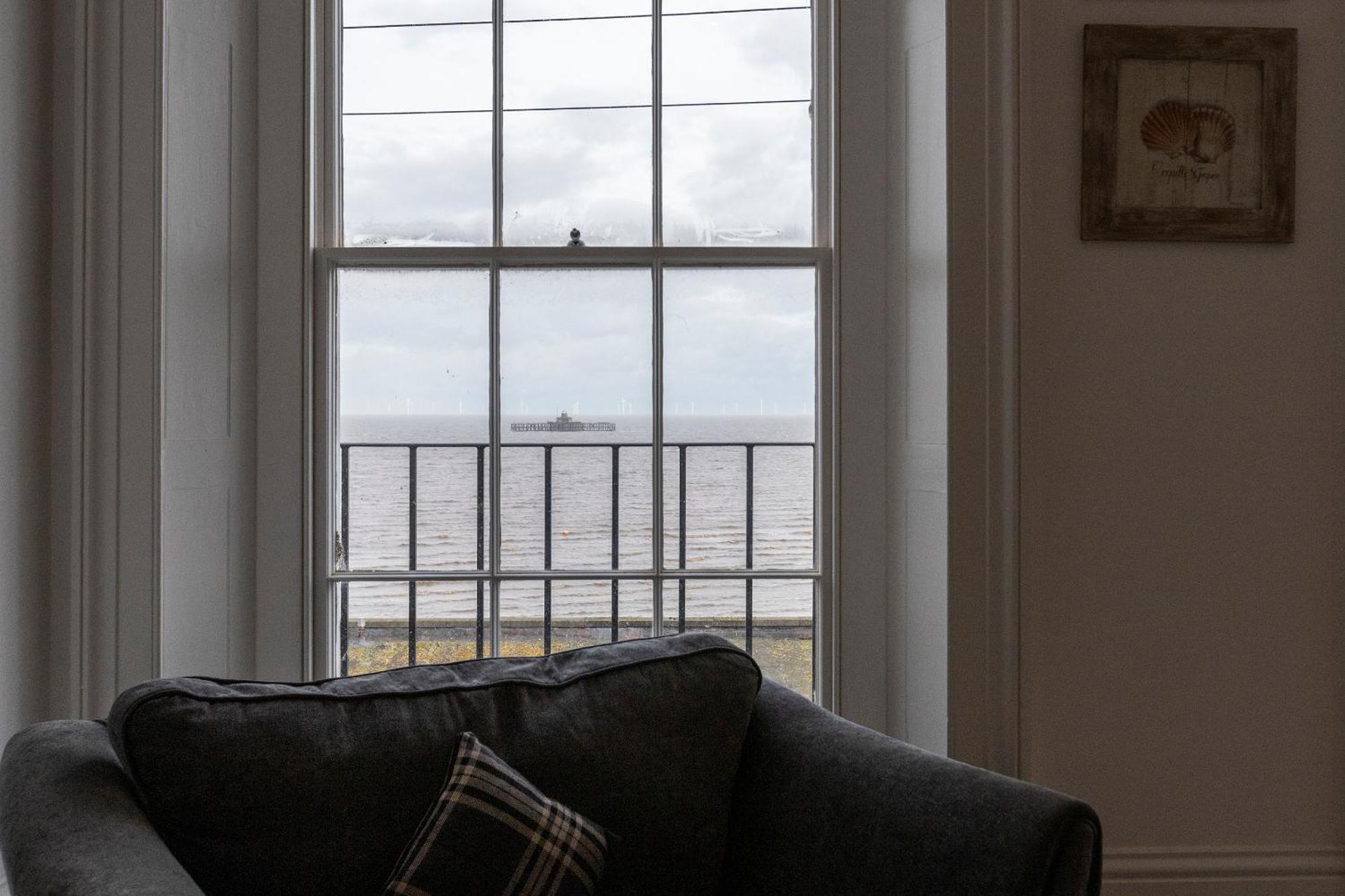 Seaside Serenity: Stylish Sea View Apartments In Herne Bay Exteriör bild