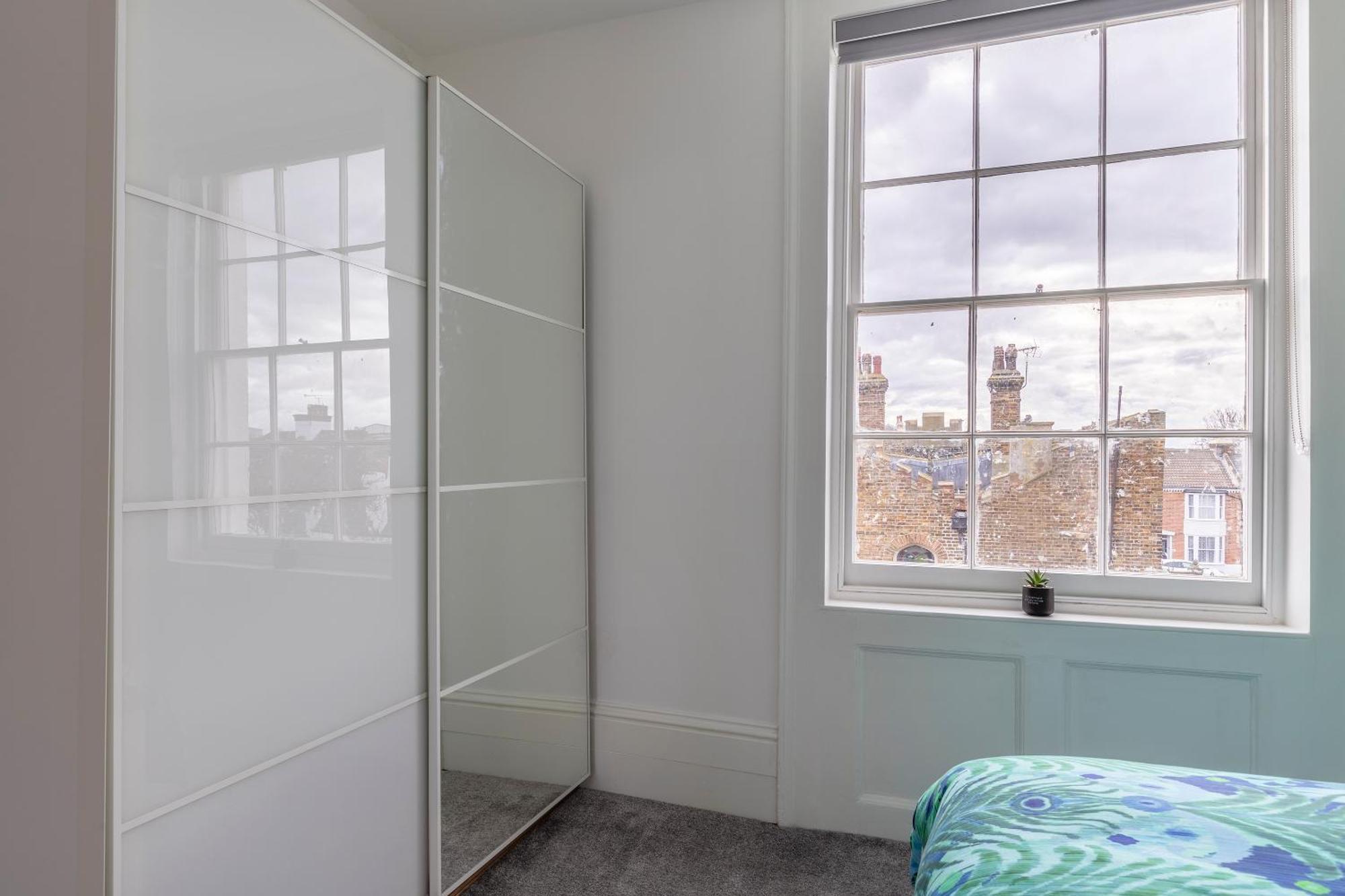 Seaside Serenity: Stylish Sea View Apartments In Herne Bay Exteriör bild