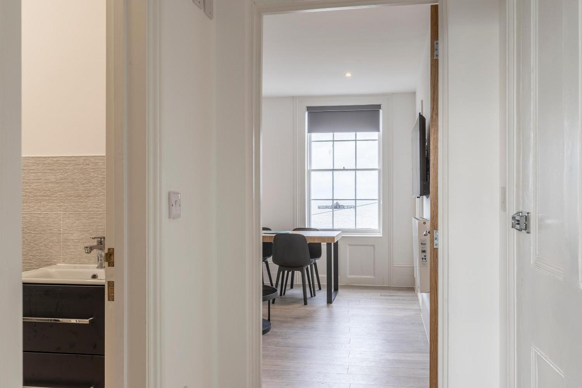 Seaside Serenity: Stylish Sea View Apartments In Herne Bay Exteriör bild