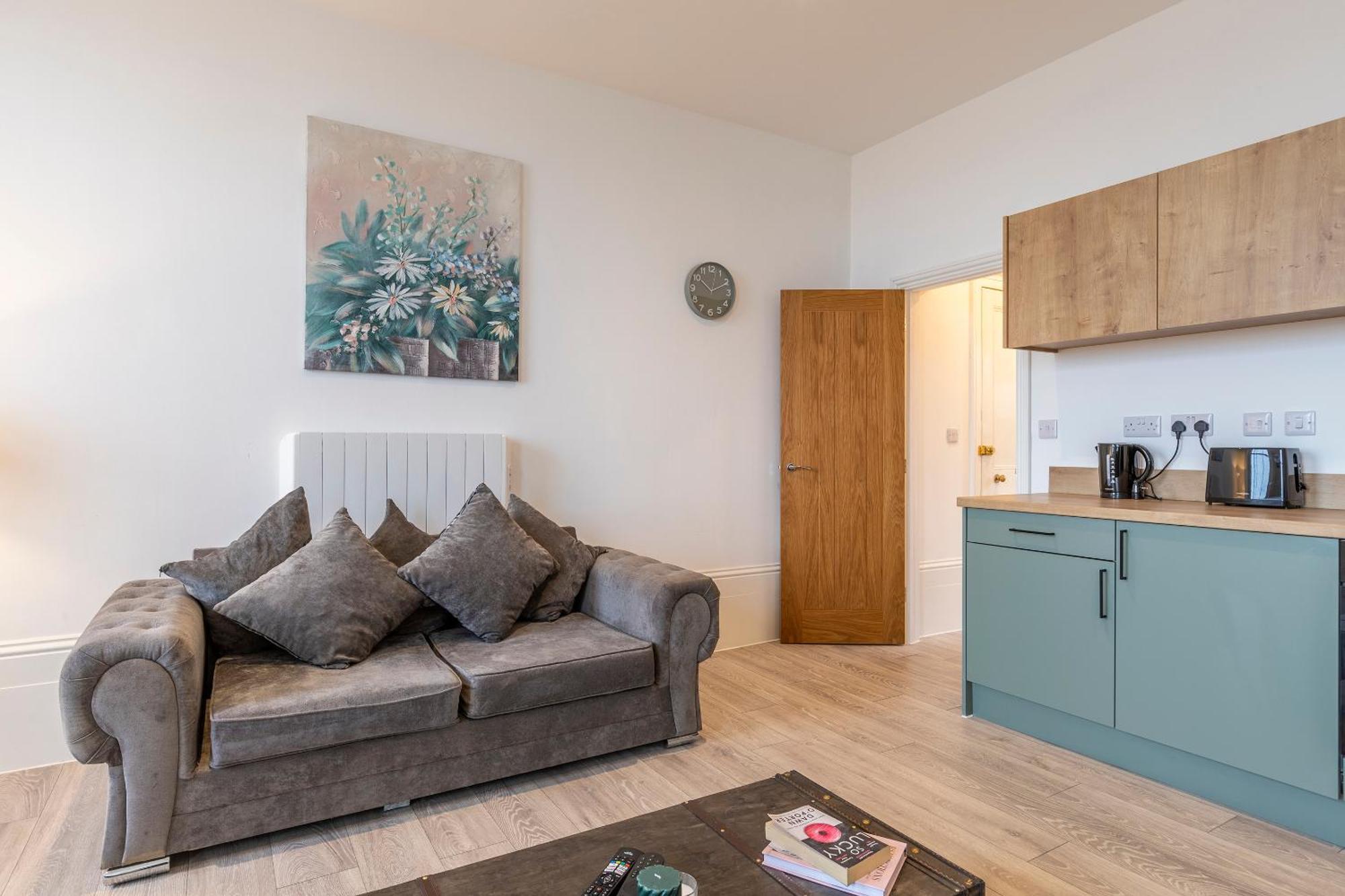 Seaside Serenity: Stylish Sea View Apartments In Herne Bay Exteriör bild